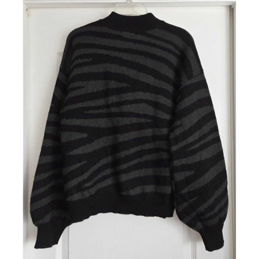 AQUA Cashmere Zebra Stripe‎ Balloon Sleeve Mock Neck Sweater Sz L Luxury Soft - Picture 4 of 7